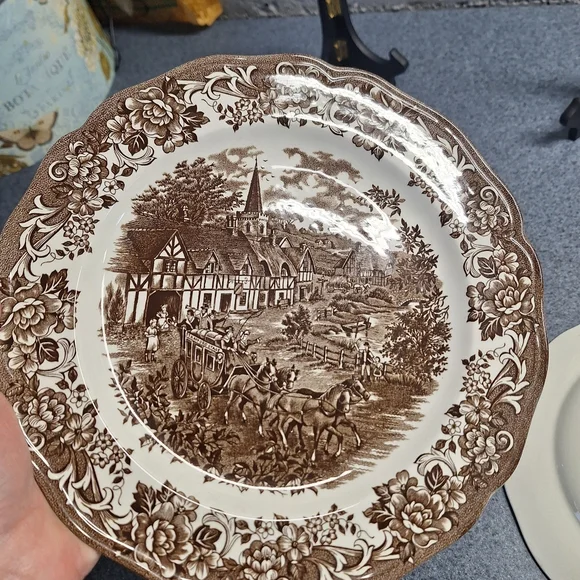 Vintage J&G Meakin Royal Staffordshire Stratford Stage Brown Ironstone Plates - Picture 11 of 13